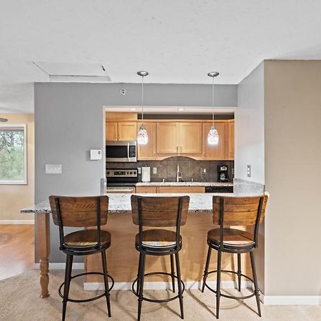 Modern Amenities Gas Fireplace Central Location Spokane Exterior photo