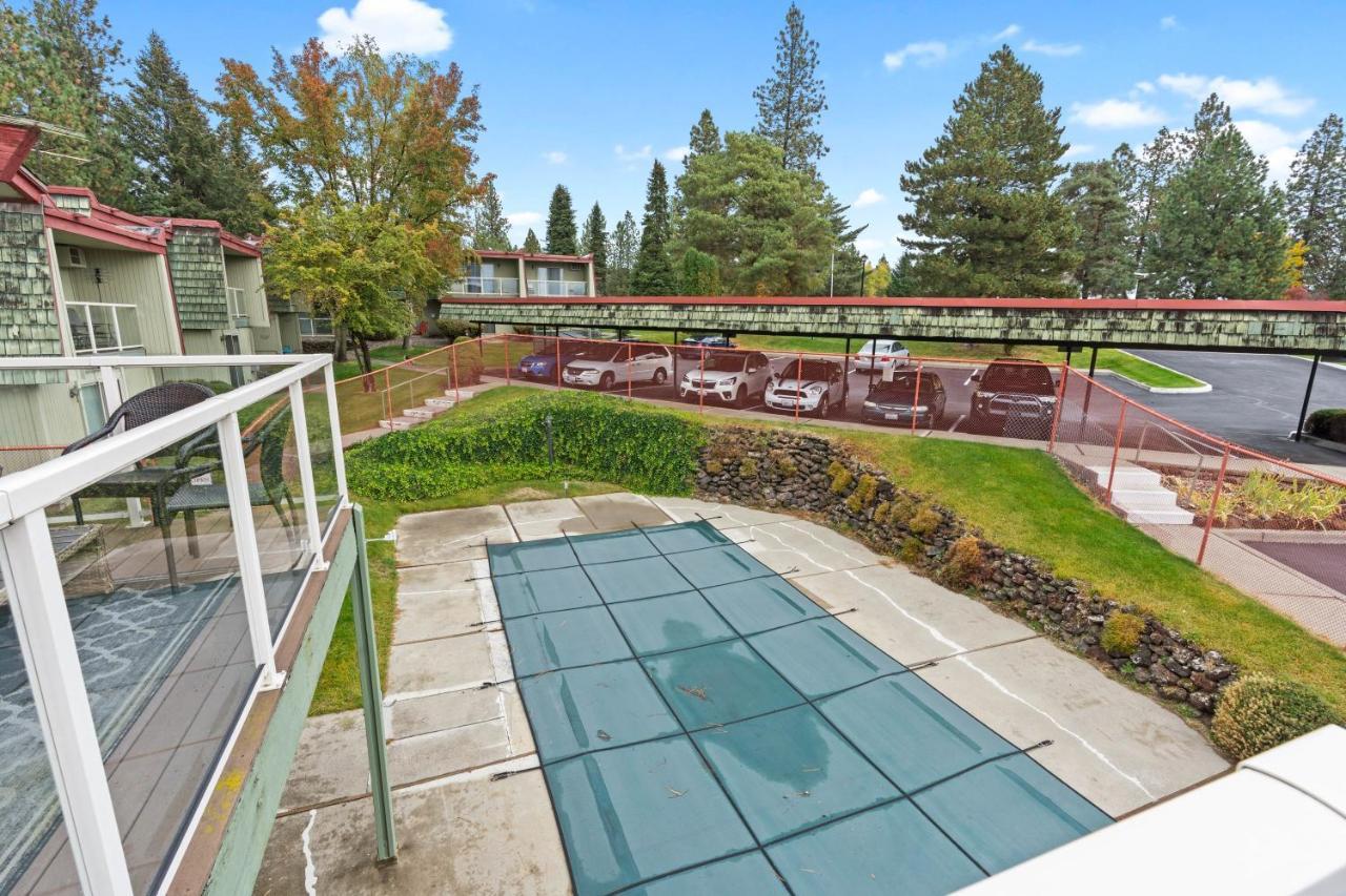 Modern Amenities Gas Fireplace Central Location Spokane Exterior photo