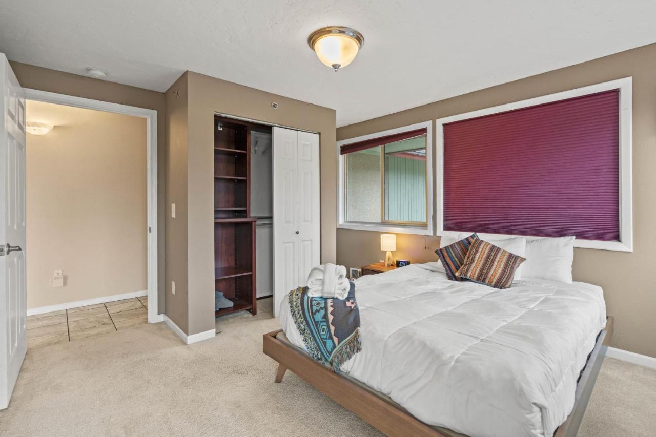 Modern Amenities Gas Fireplace Central Location Spokane Exterior photo